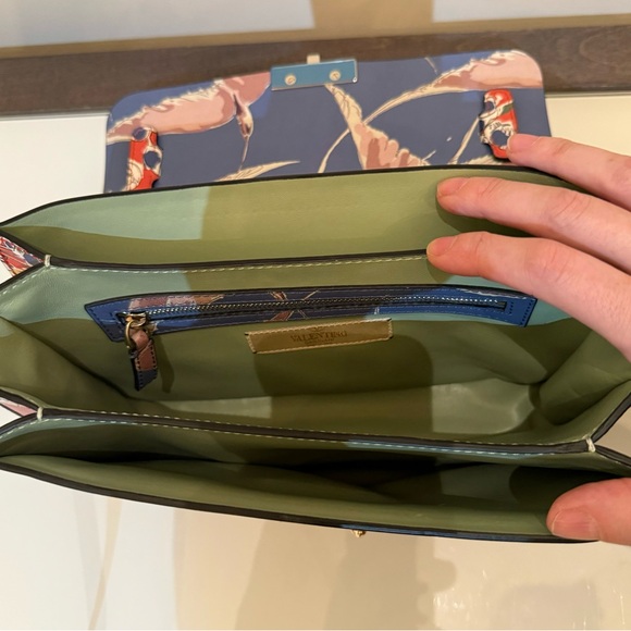 VALENTINO Garden Couture Mime floral print leather clasp flap crossbody bag. - Picture 13 of 14
